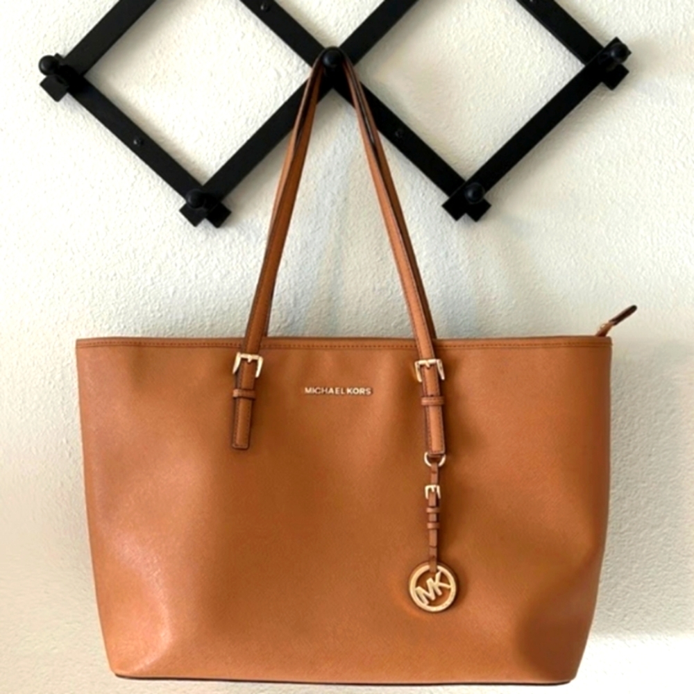 Quinn Jet Set Large Saffiano Brown Pebbled Leather Tote Bag